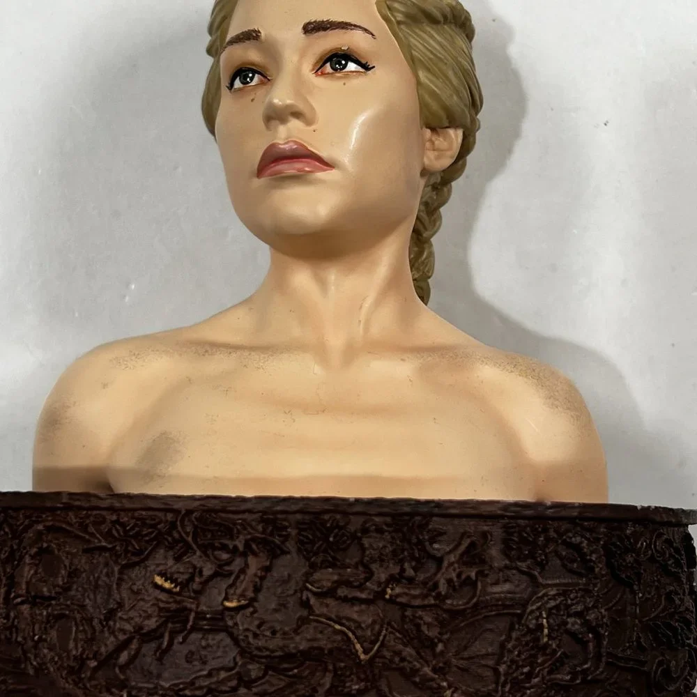 Gentle Giant Game Of Thrones Daenerys Bust 458/2000 Figure Statue Emilia Clarke